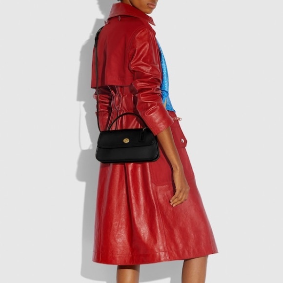 Coach Turn-lock Clutch- Black-NWT, dust bag and certificate of authenticity. - Picture 9 of 10